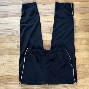 Comfy women’s black/white athletic pants medium